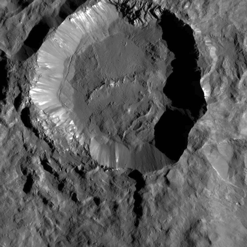 Le cratère Kupalo de Céres vue à 385 km d'altitude