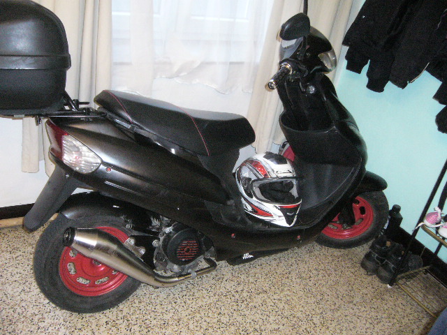 scoote16.jpg