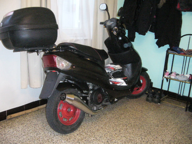 scoote17.jpg