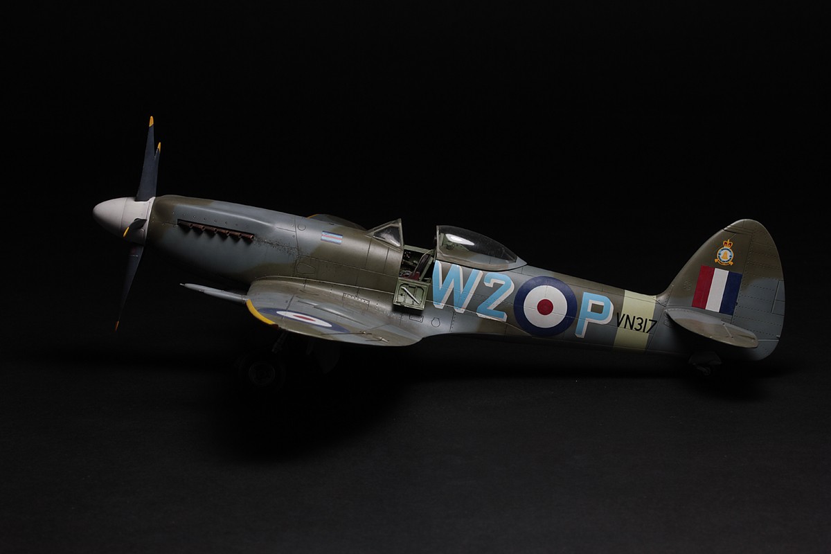 1/48 Eduard (Airfix) Spitfire Mk24 - Non-LSP Works - Large Scale Planes